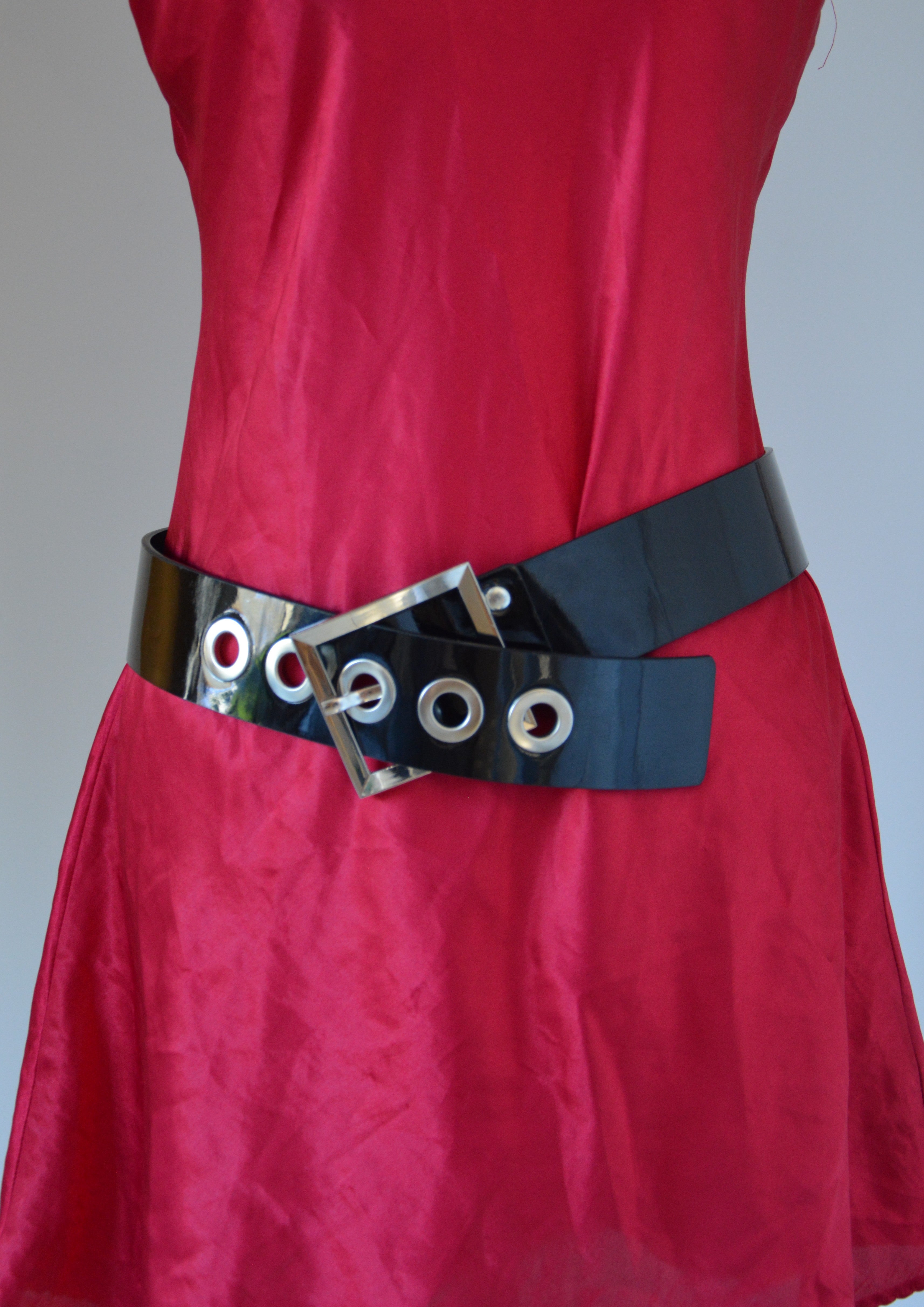 Ceinture large noire métallique