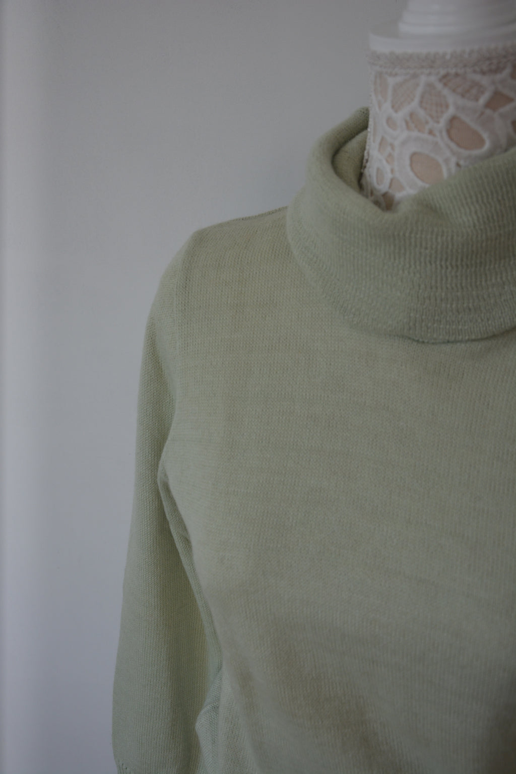 Pull col roulé vert clair - Fabriqué en France