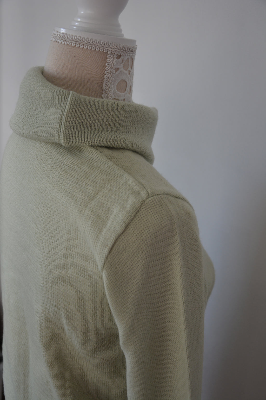 Pull col roulé vert clair - Fabriqué en France