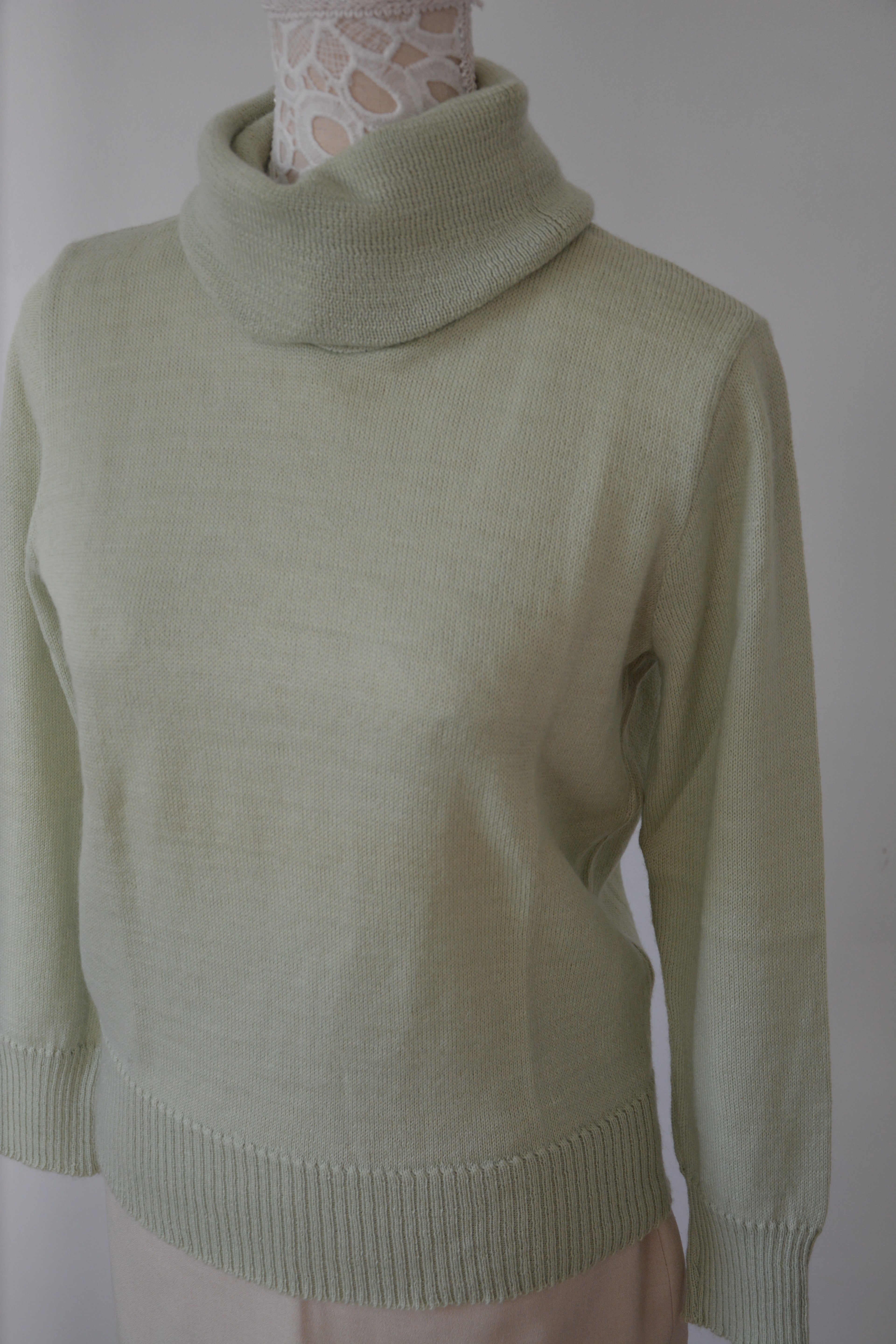 Pull col roulé vert clair - Fabriqué en France