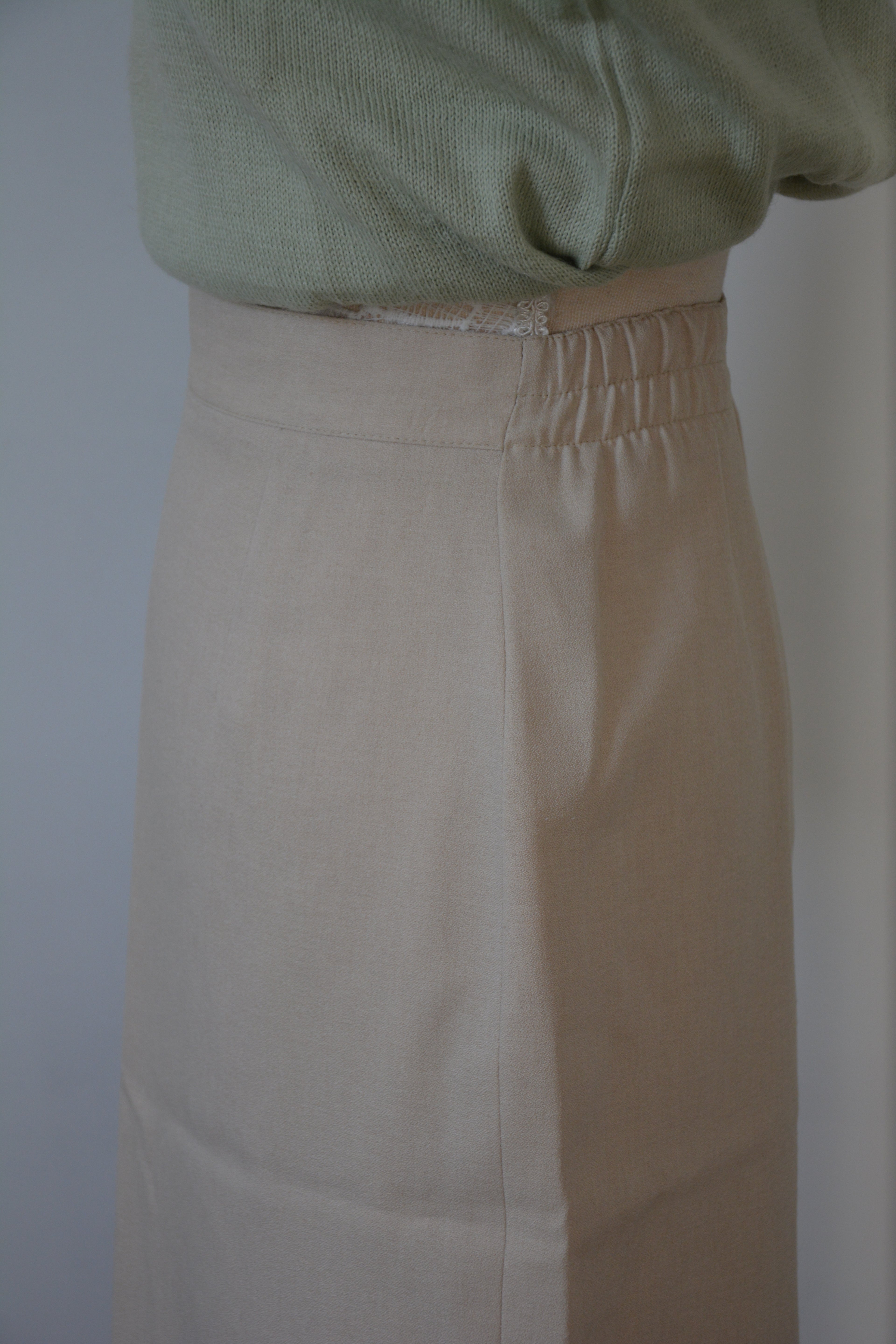 Jupe tailleur beige