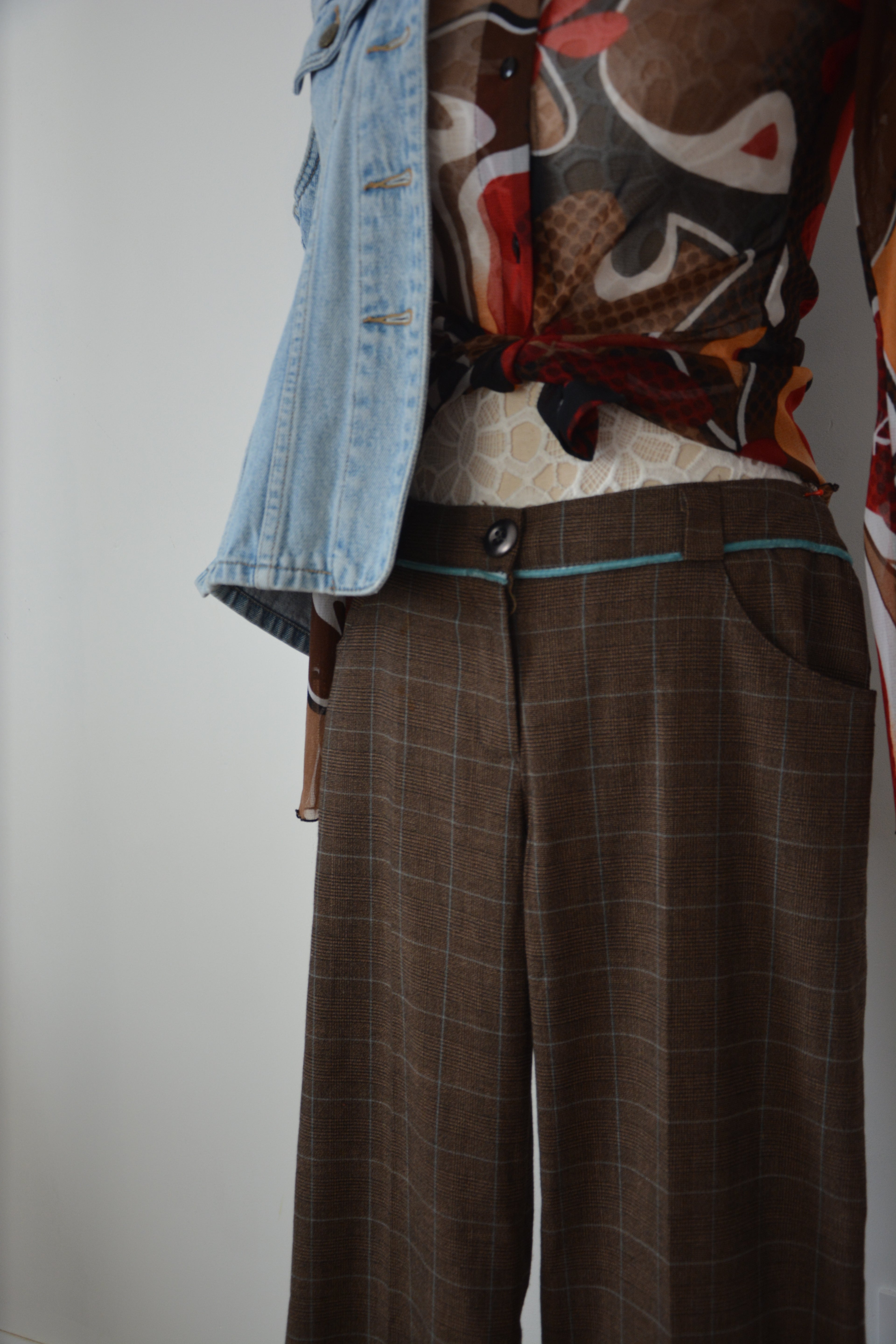 Pantalon flare à carreaux marron | création française