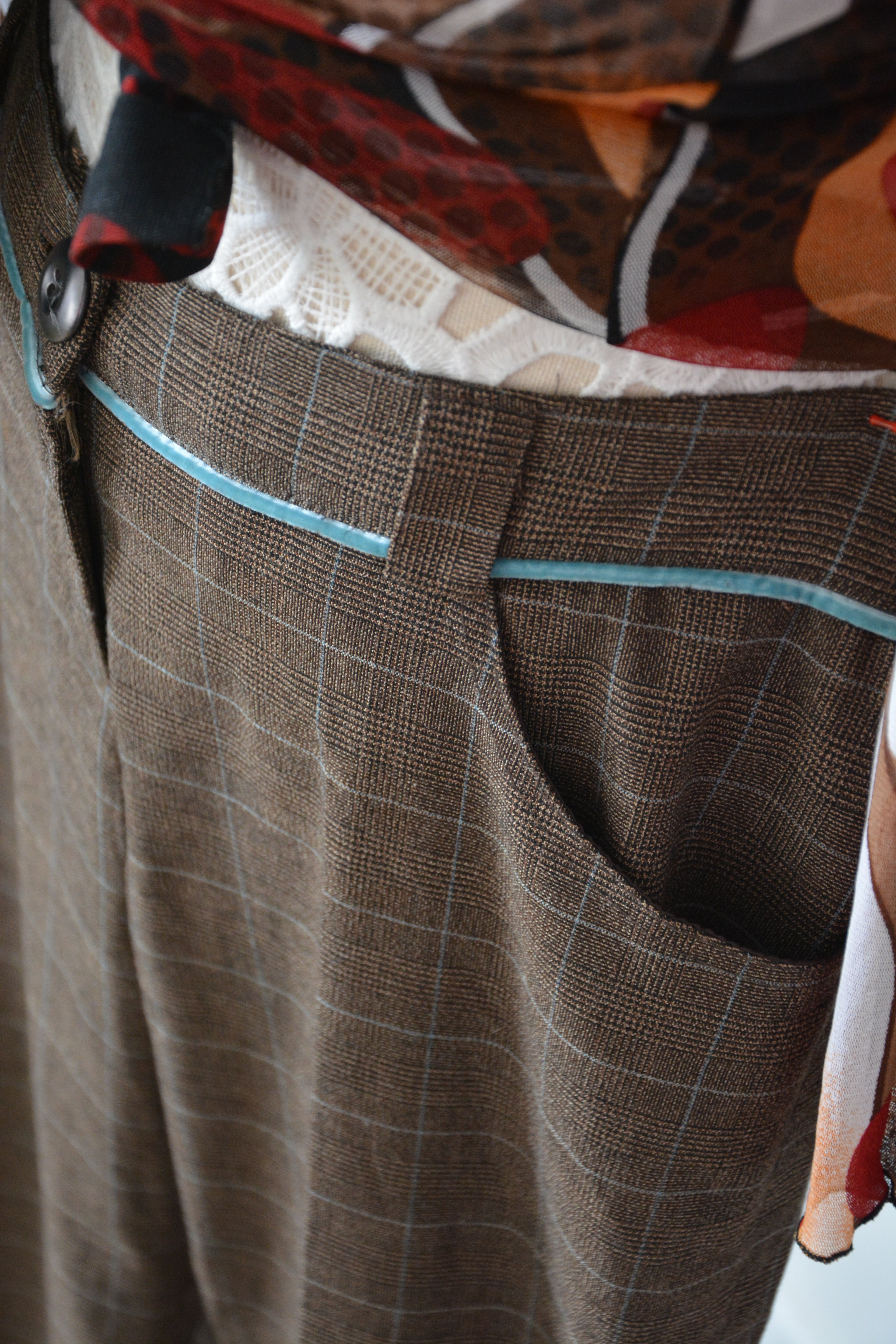 Pantalon flare à carreaux marron | création française