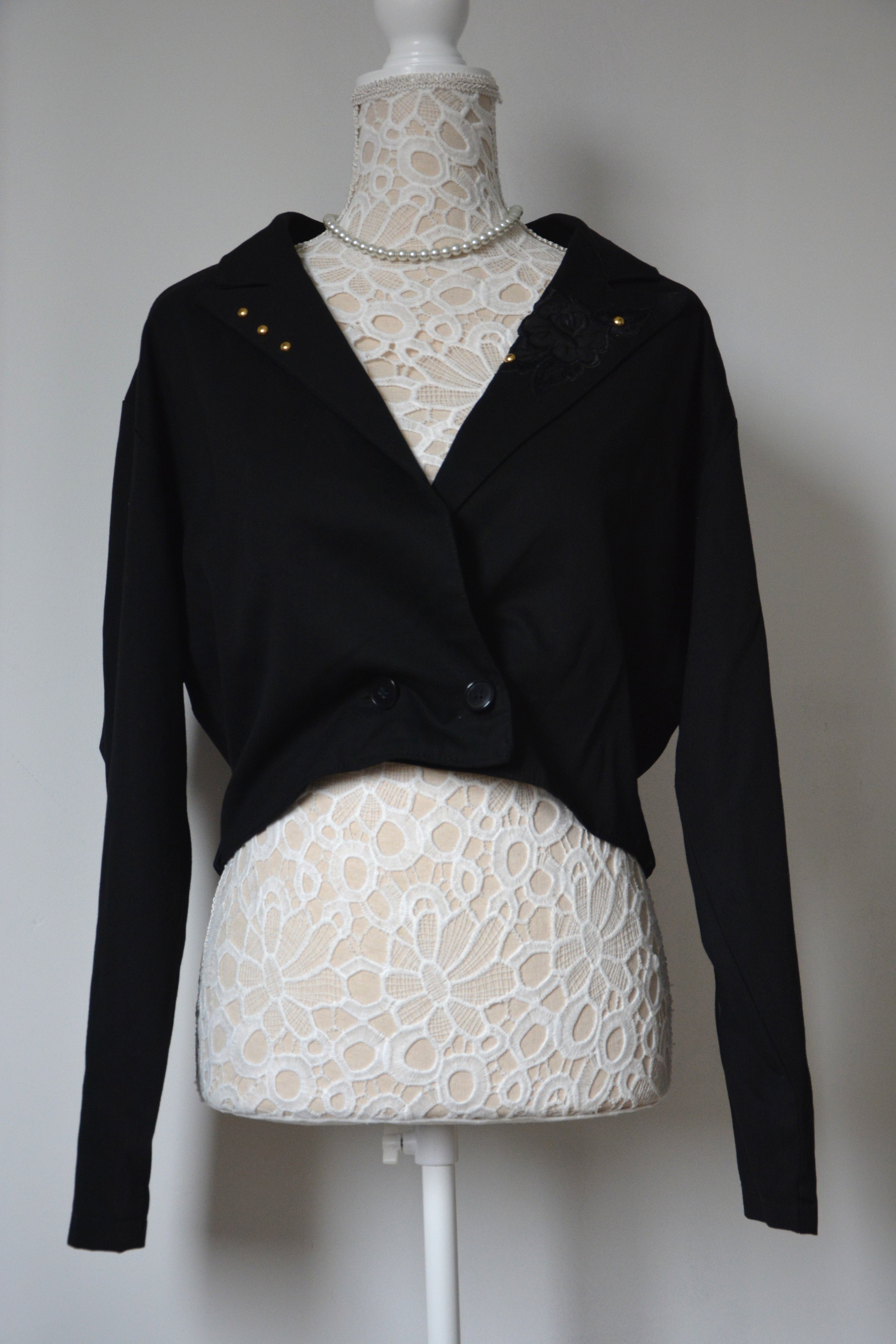 Blazer court noir à clous | création française