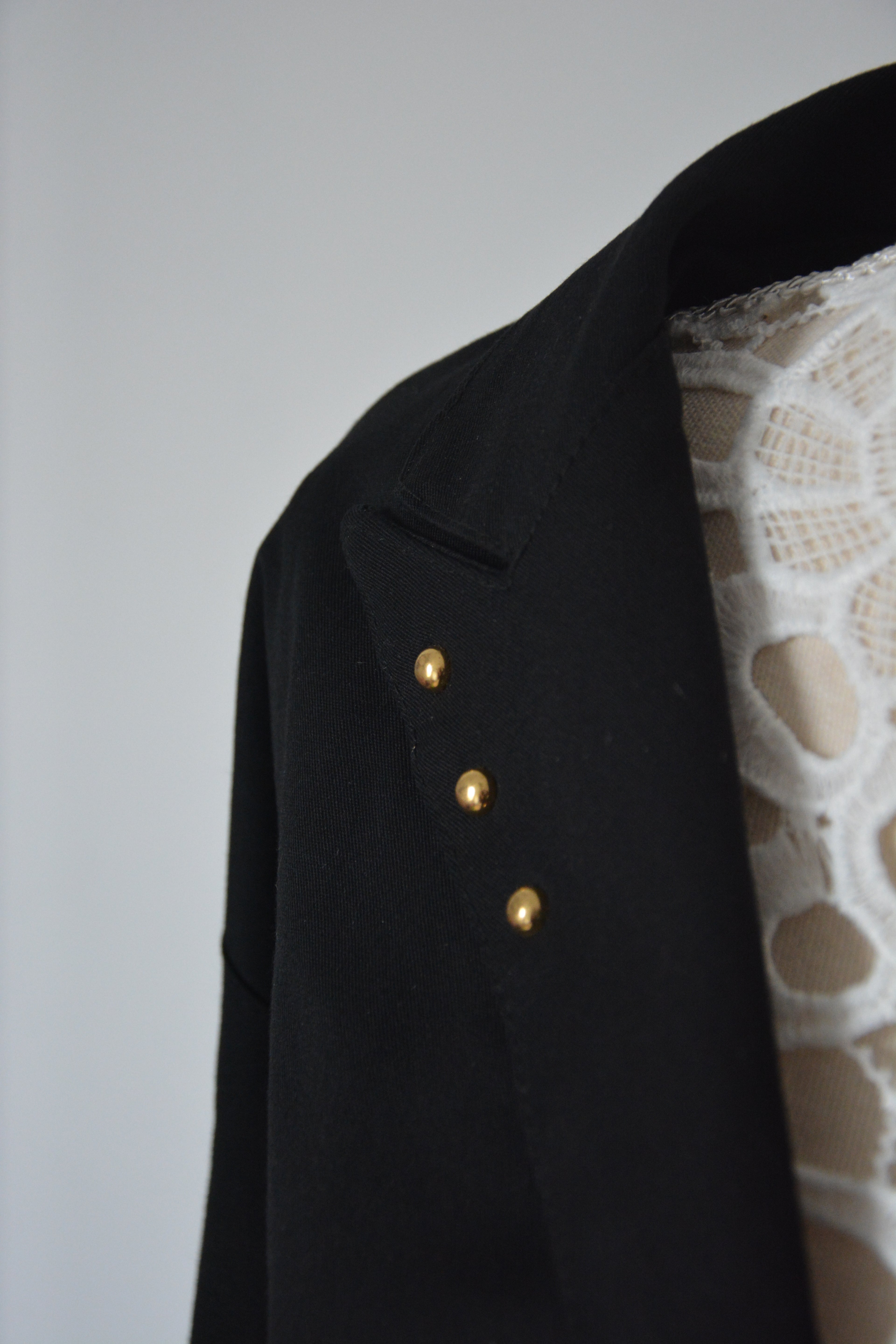 Blazer court noir à clous | création française