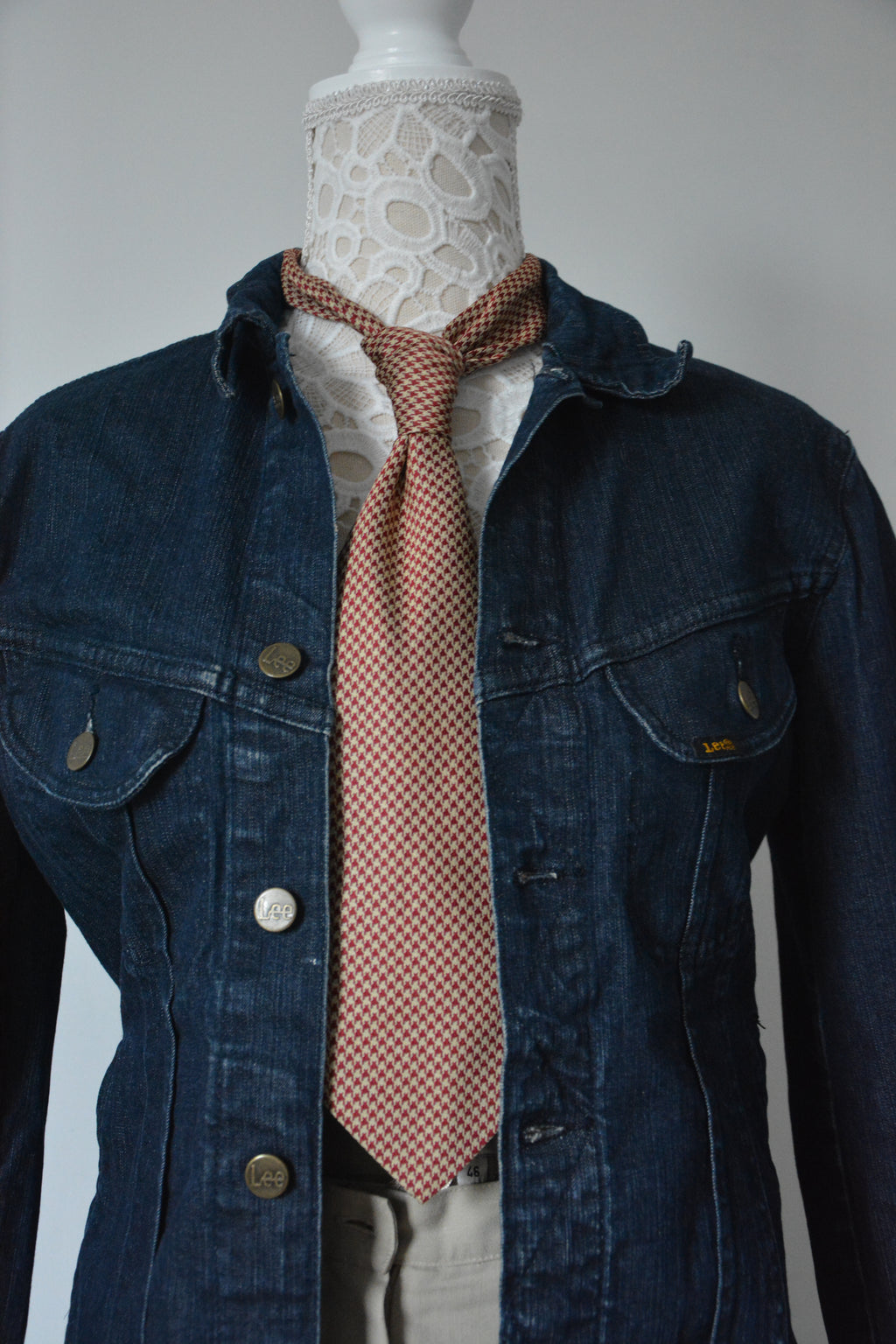 Cravate à motif pied de poule