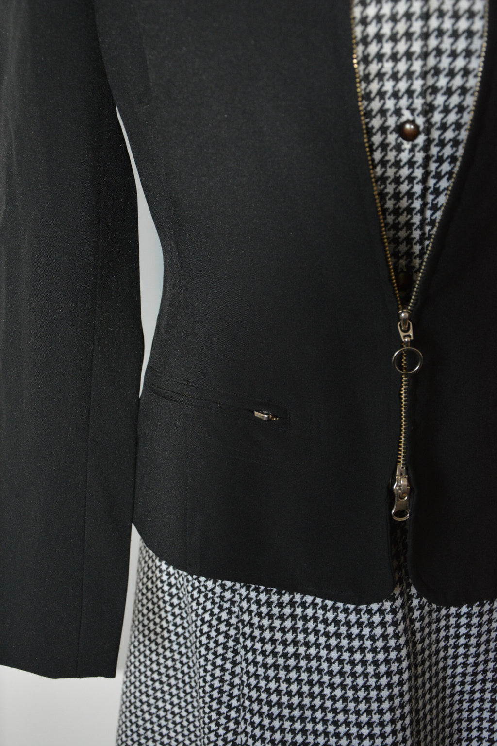 Veste noire cintrée élégante