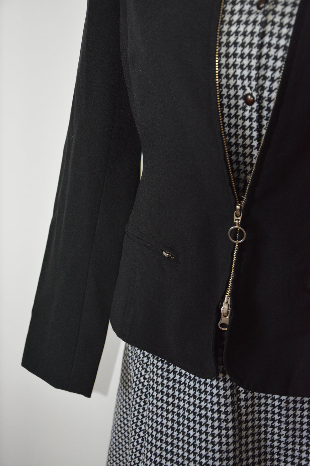 Veste noire cintrée élégante