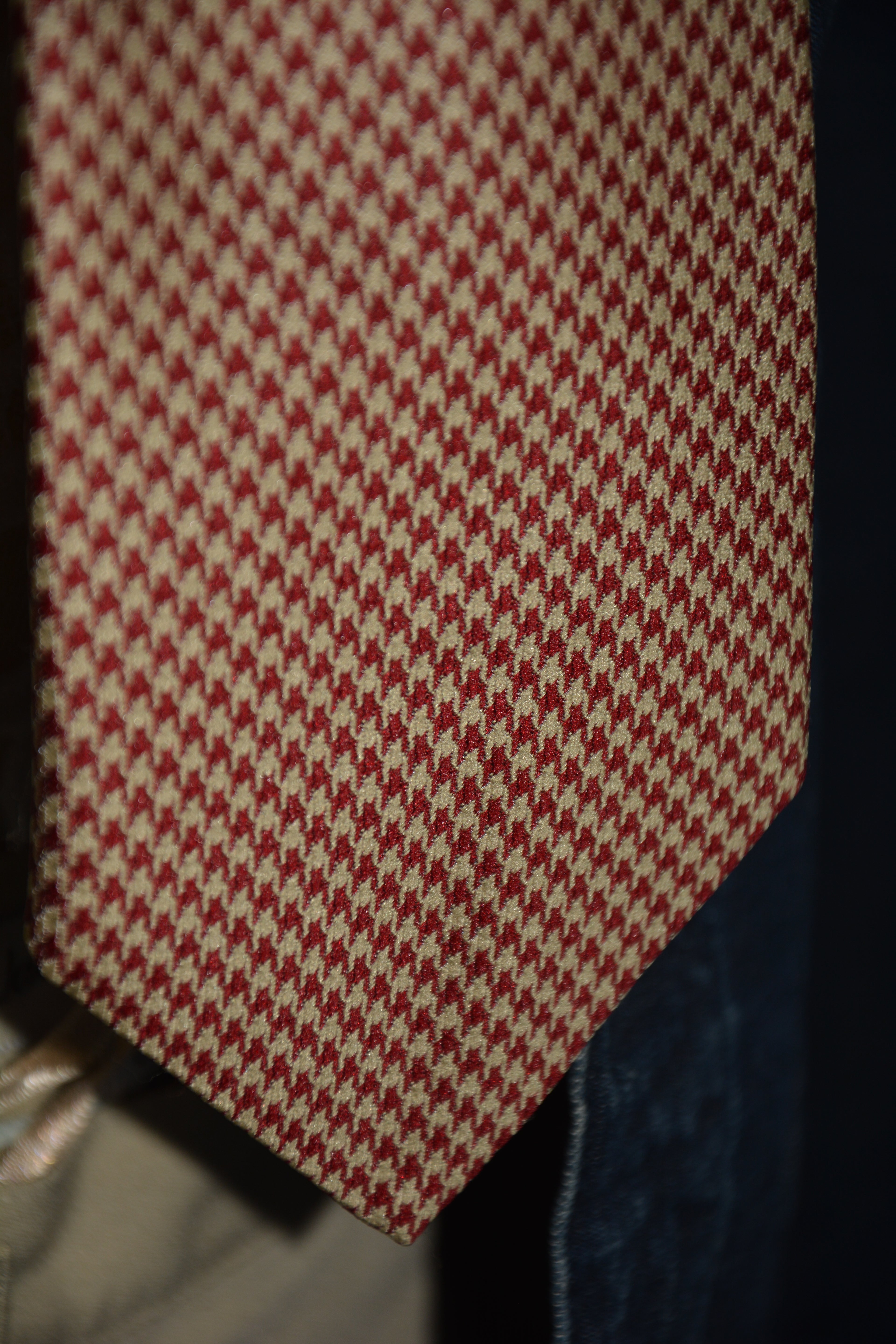 Cravate à motif pied de poule