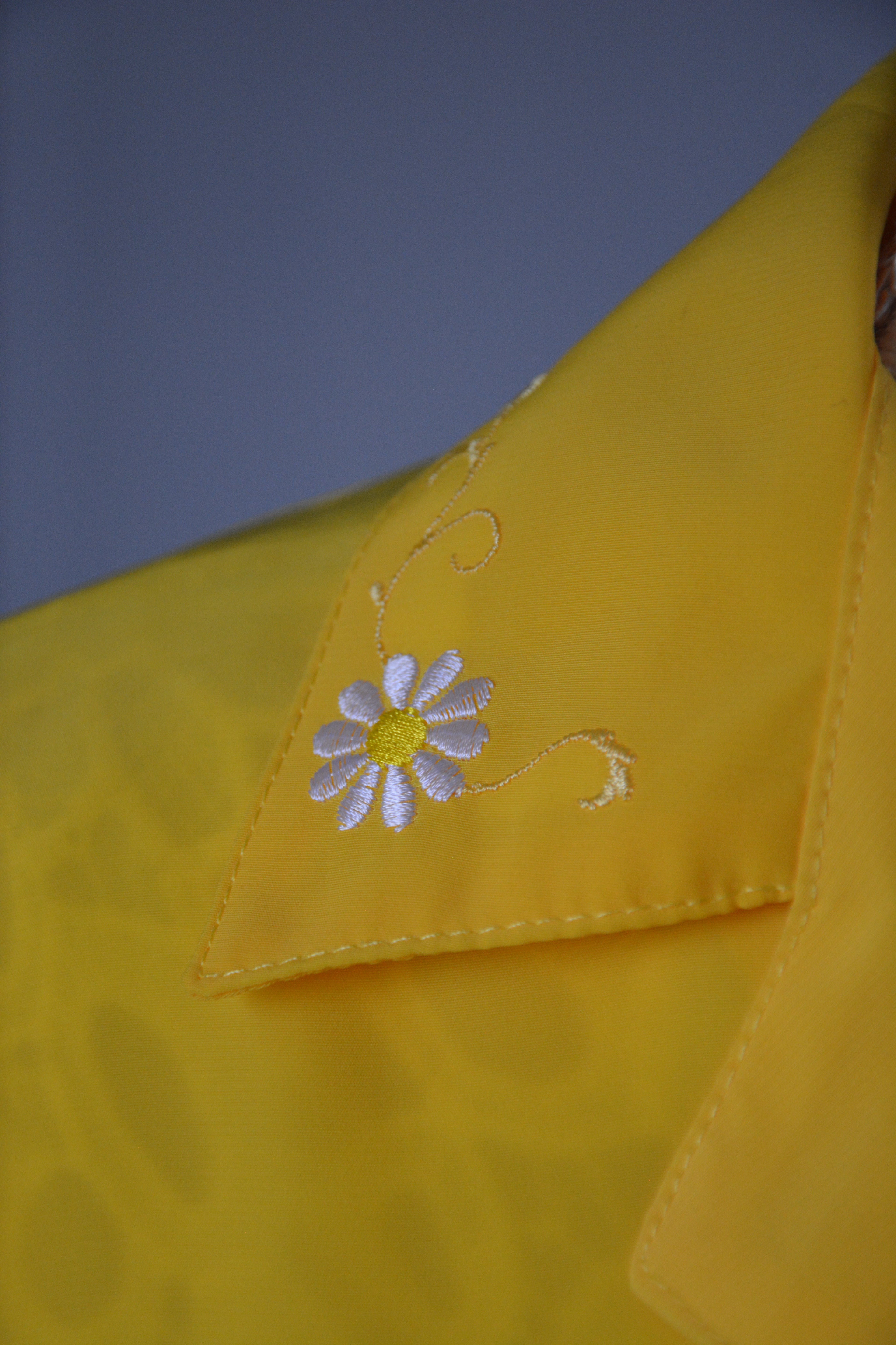 Chemise jaune à broderies - Fabriquée en France