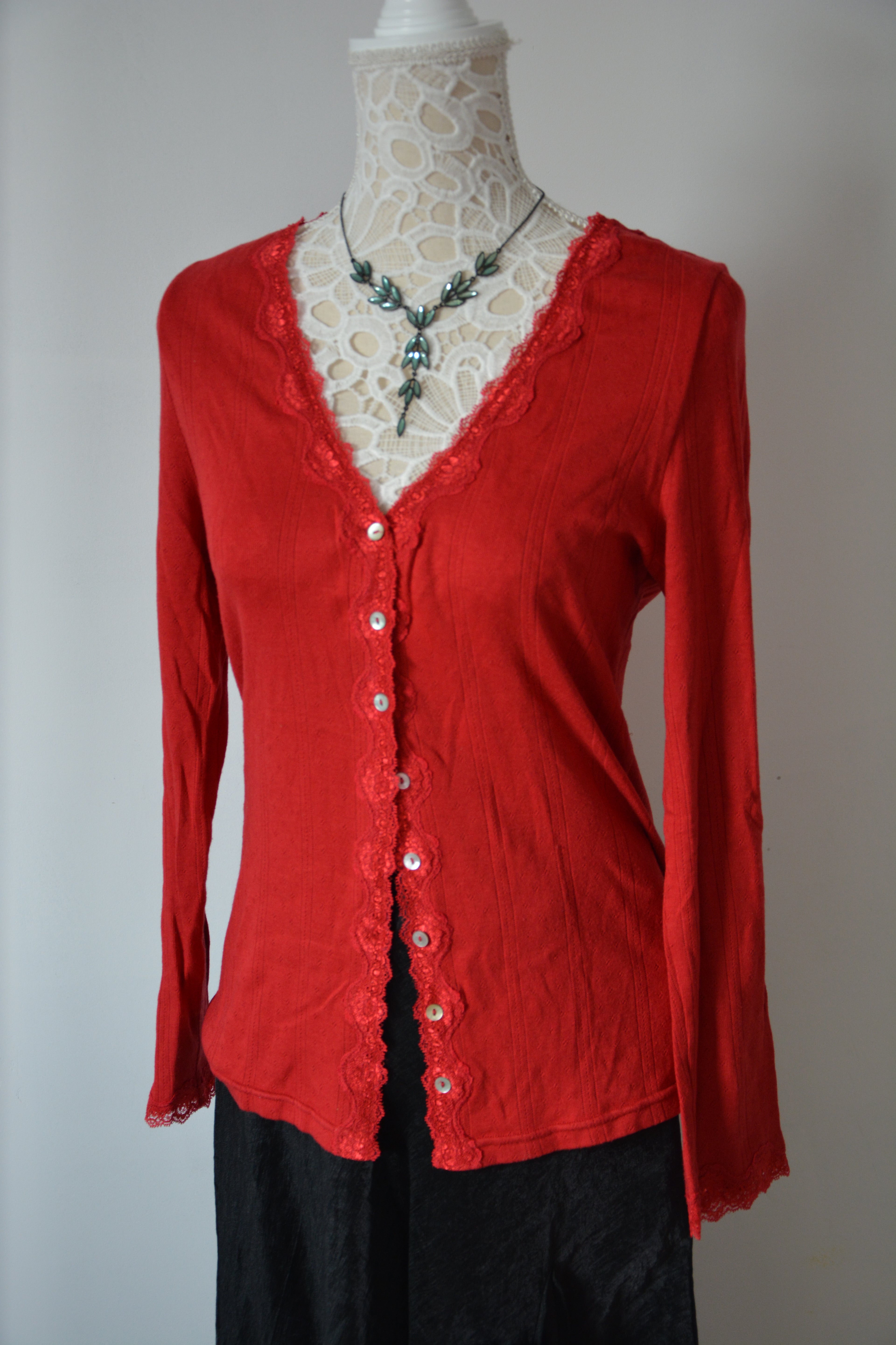 Top gilet rouge à dentelle