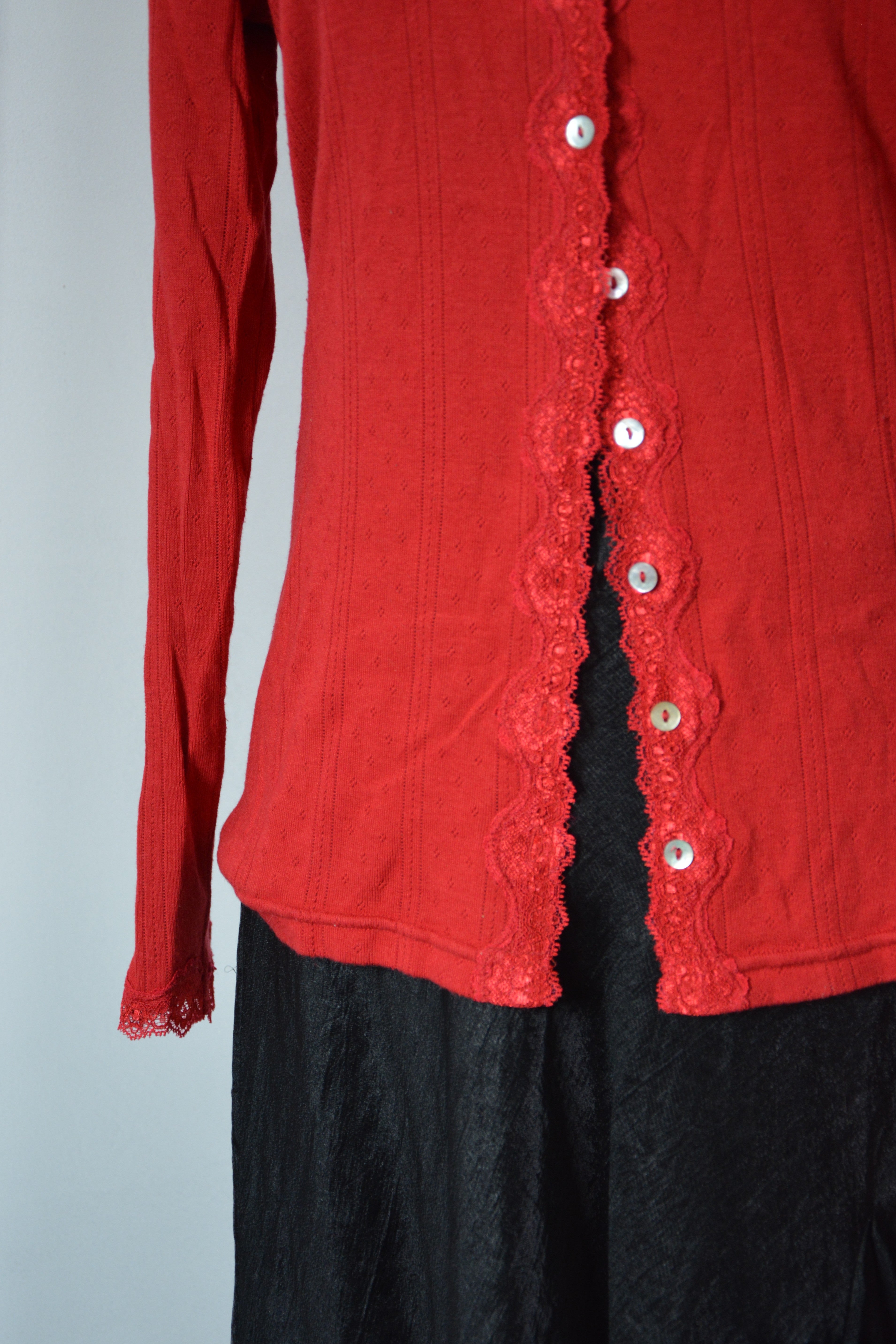 Top gilet rouge à dentelle