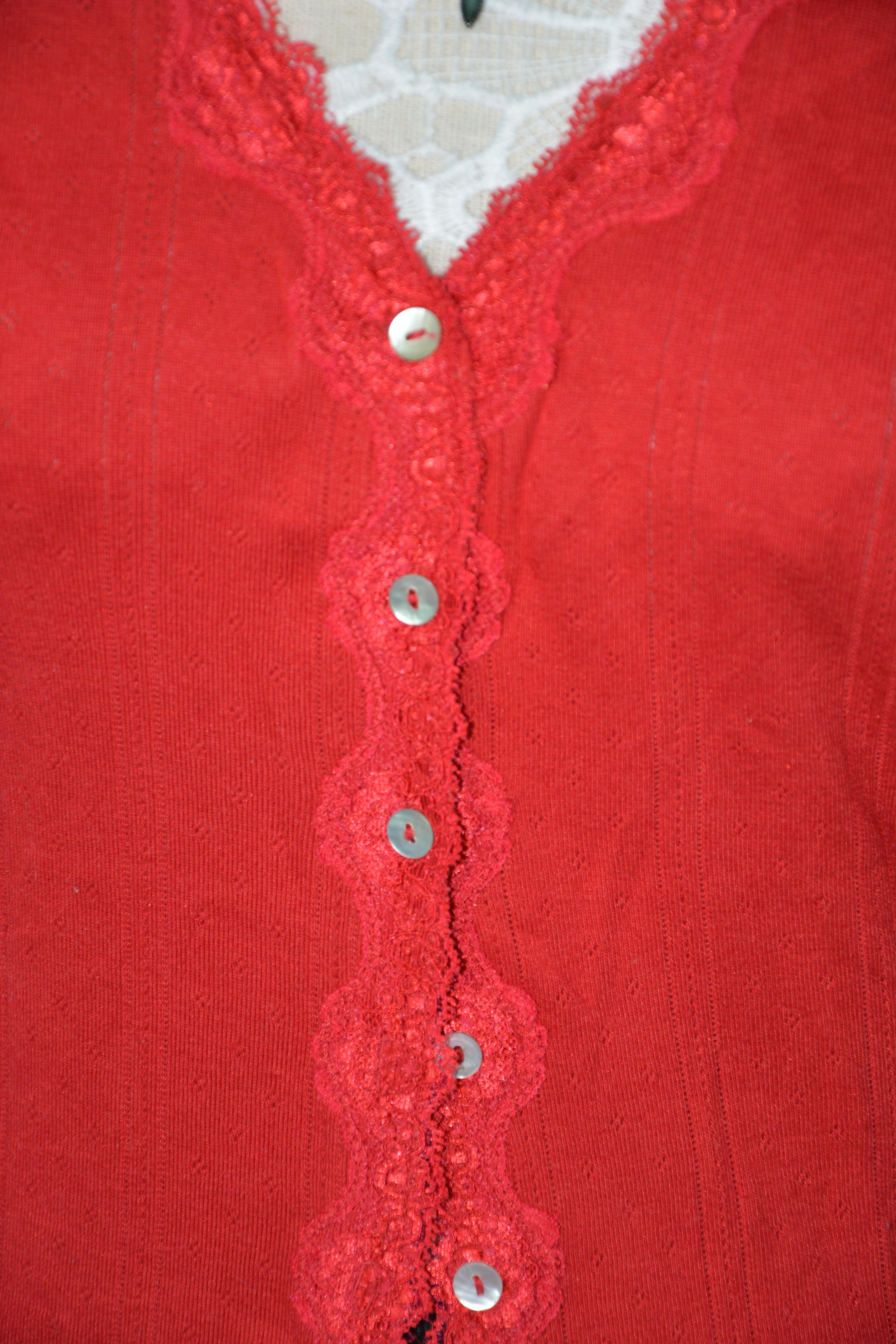 Top gilet rouge à dentelle