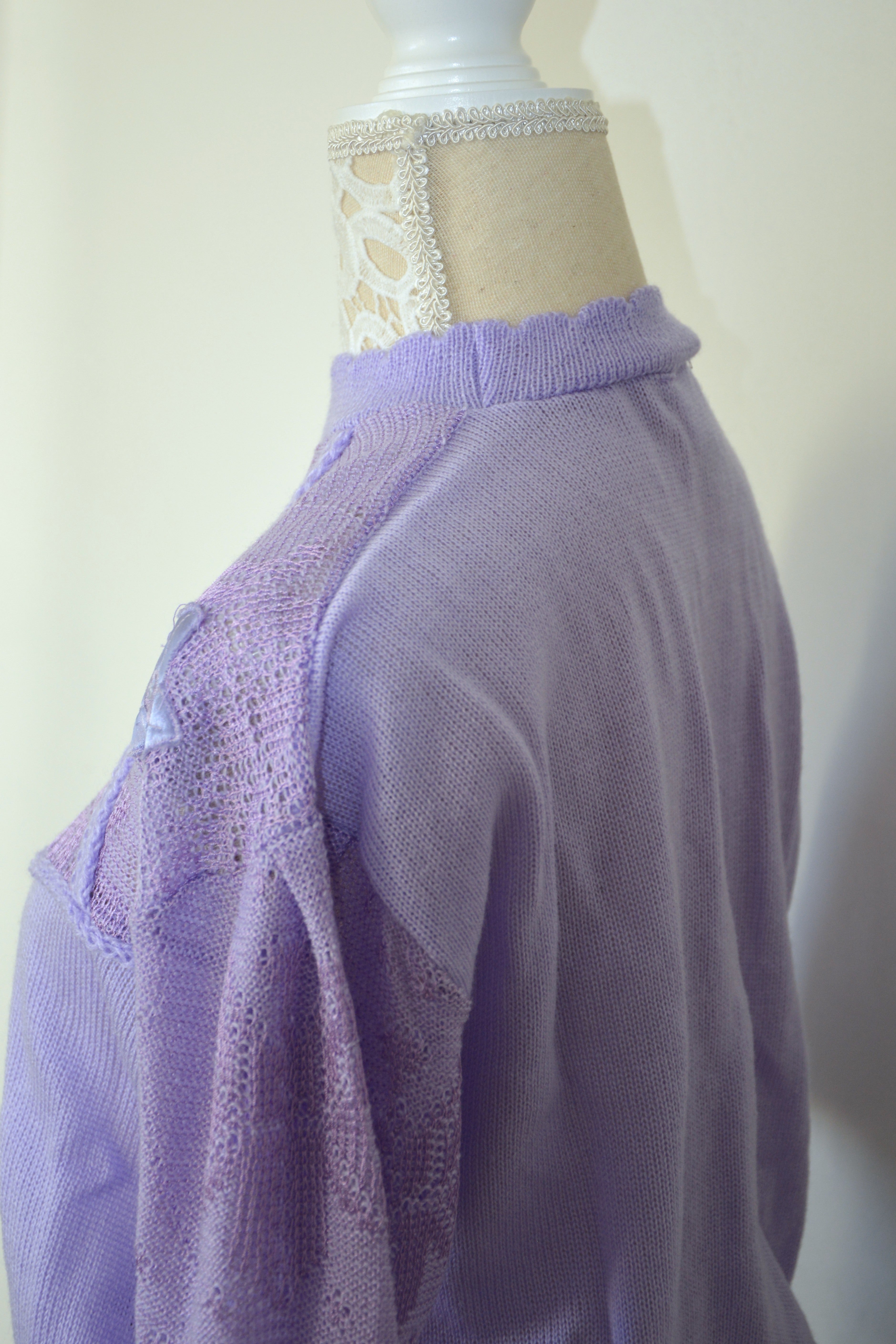Pull violet floral en maille