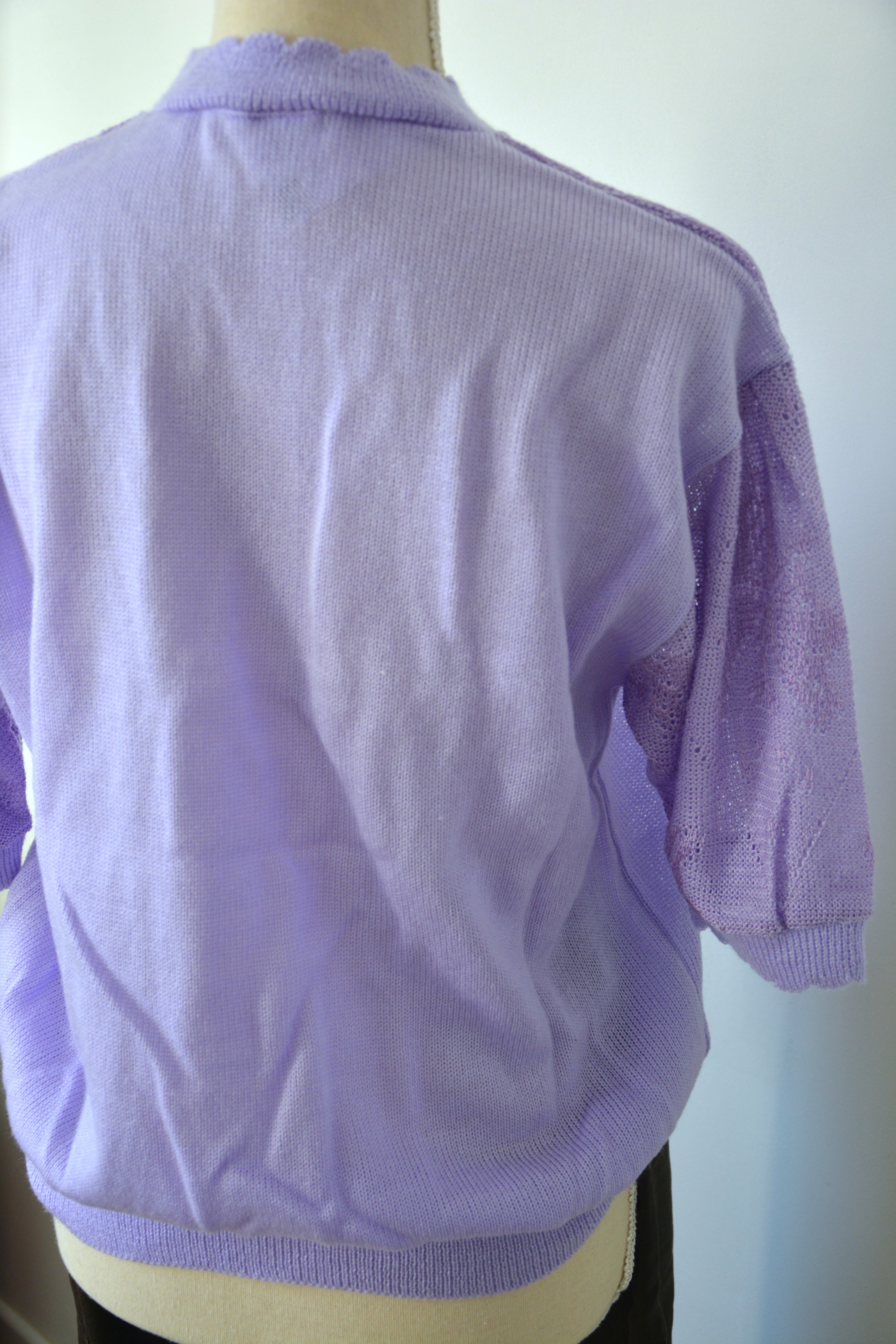 Pull violet floral en maille