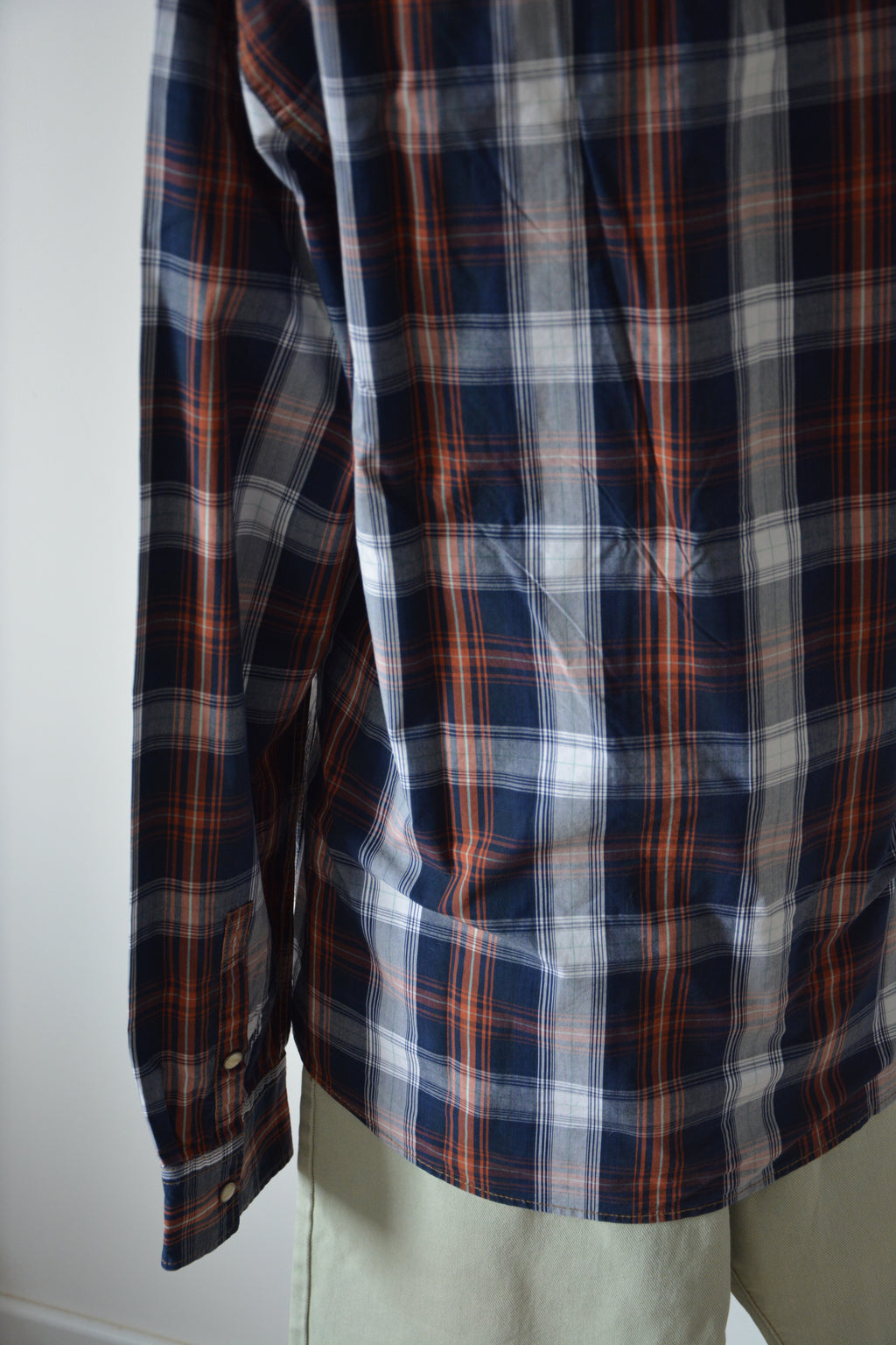 Chemise bleue denim à carreaux