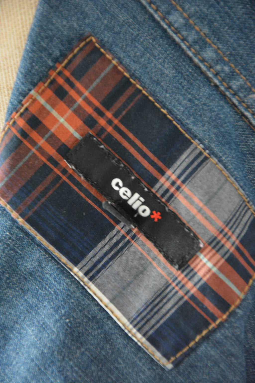 Chemise bleue denim à carreaux