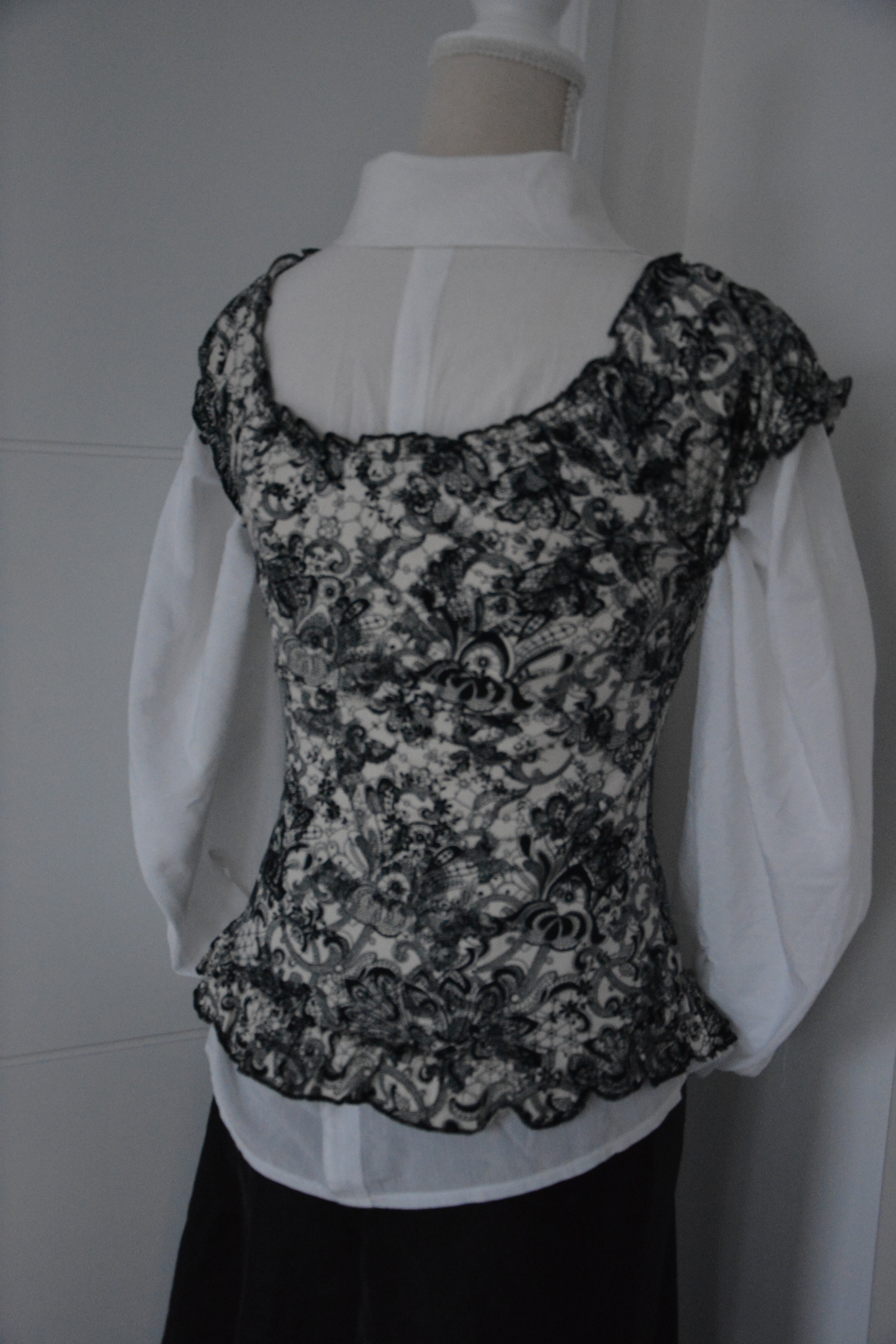 Tshirt effet corset noir et blanc