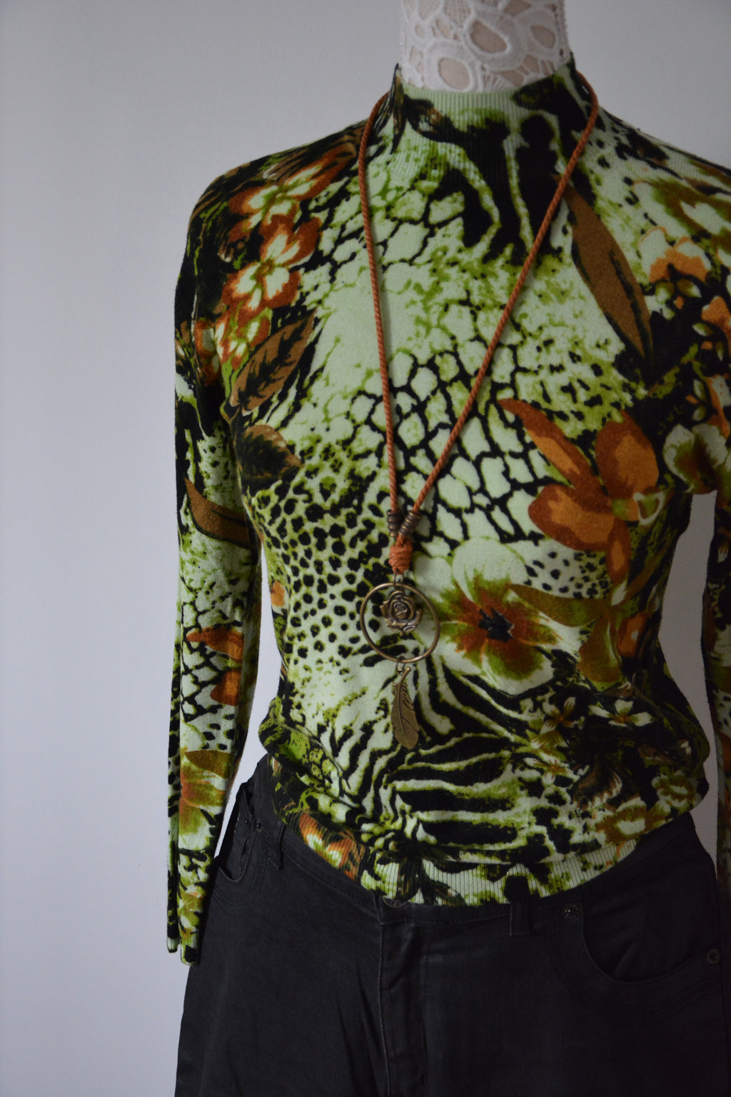 Pull col montant à imprimé tropical