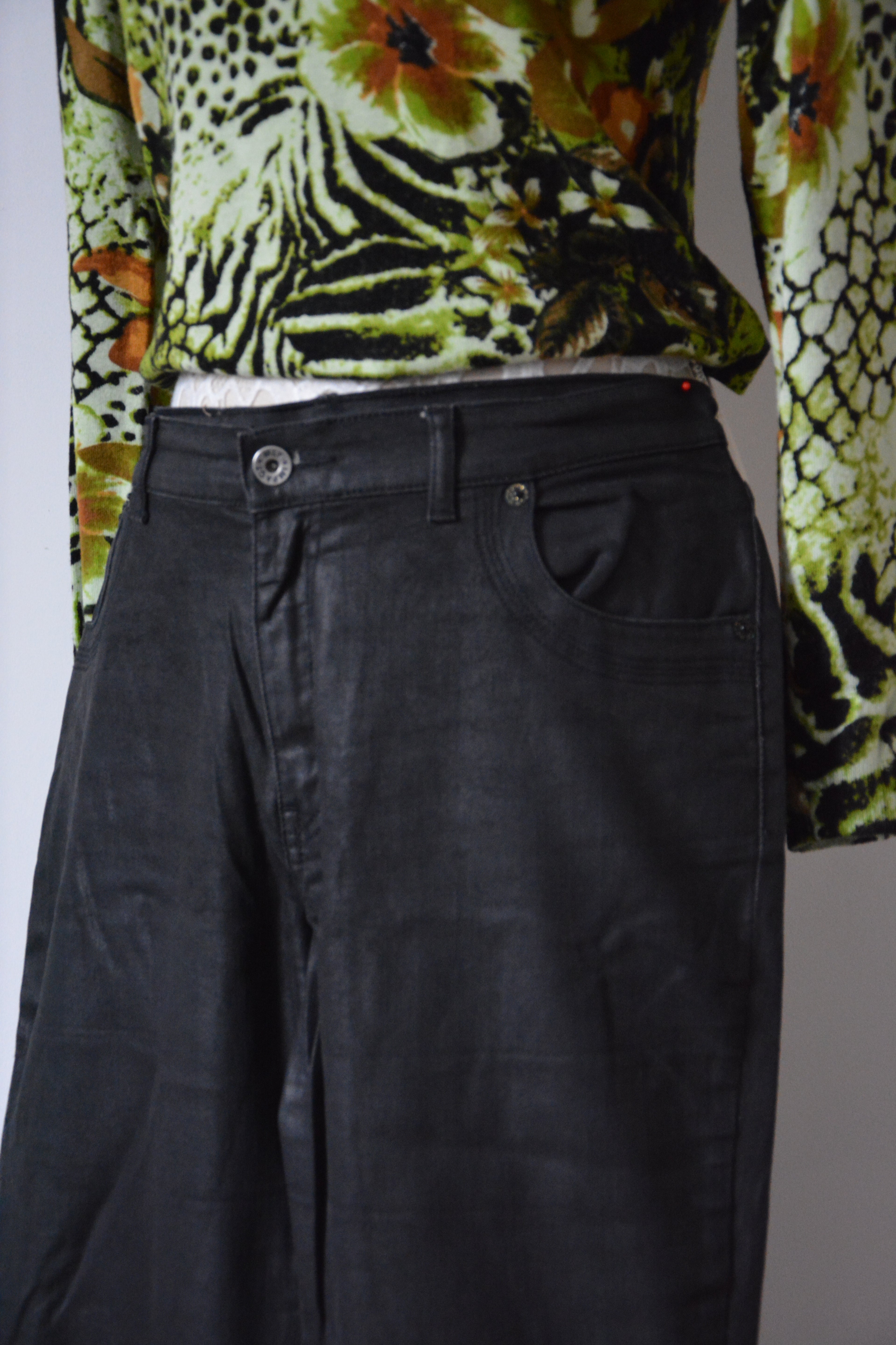 Pantalon noir effet enduit taille basse