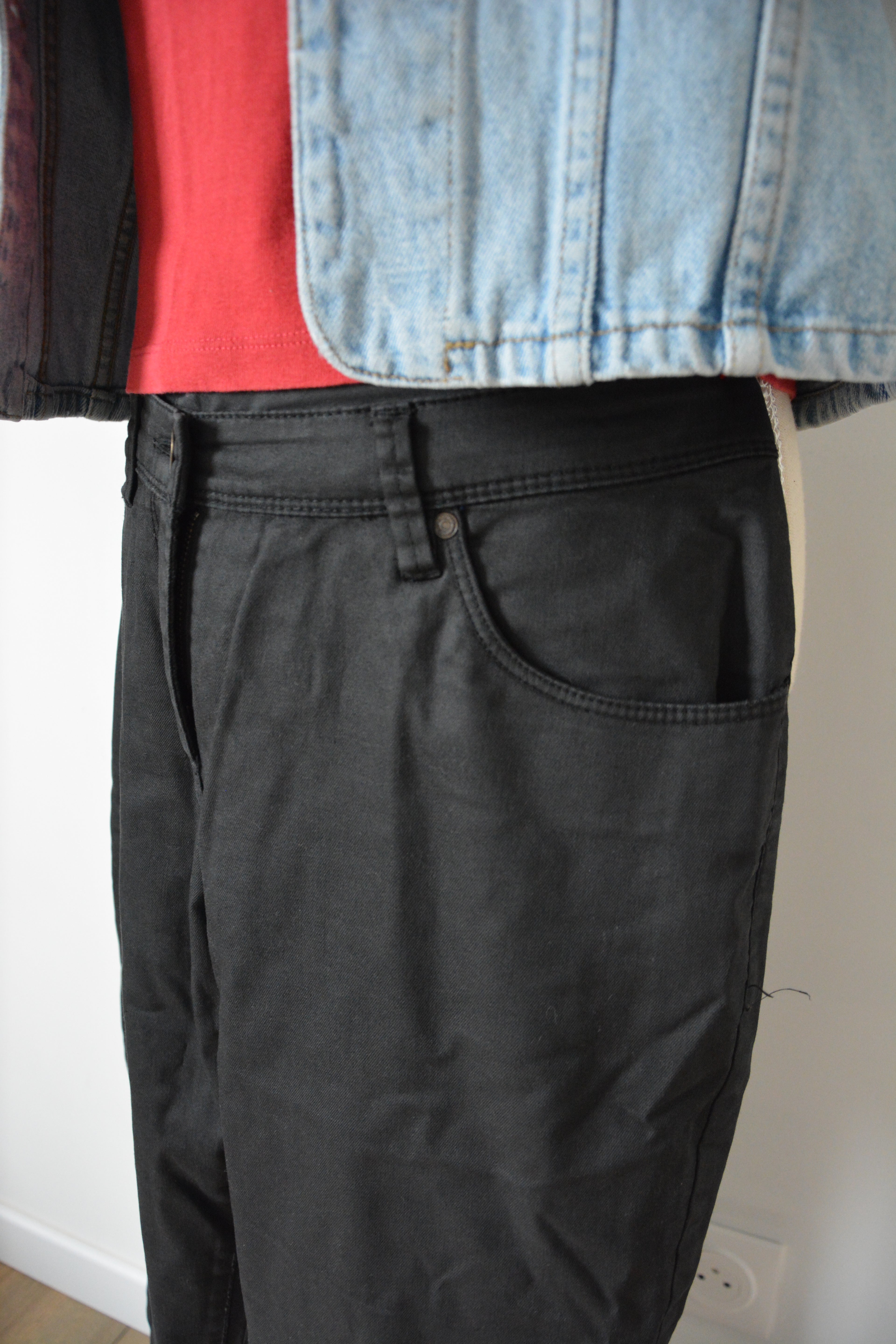 Pantalon noir style enduit