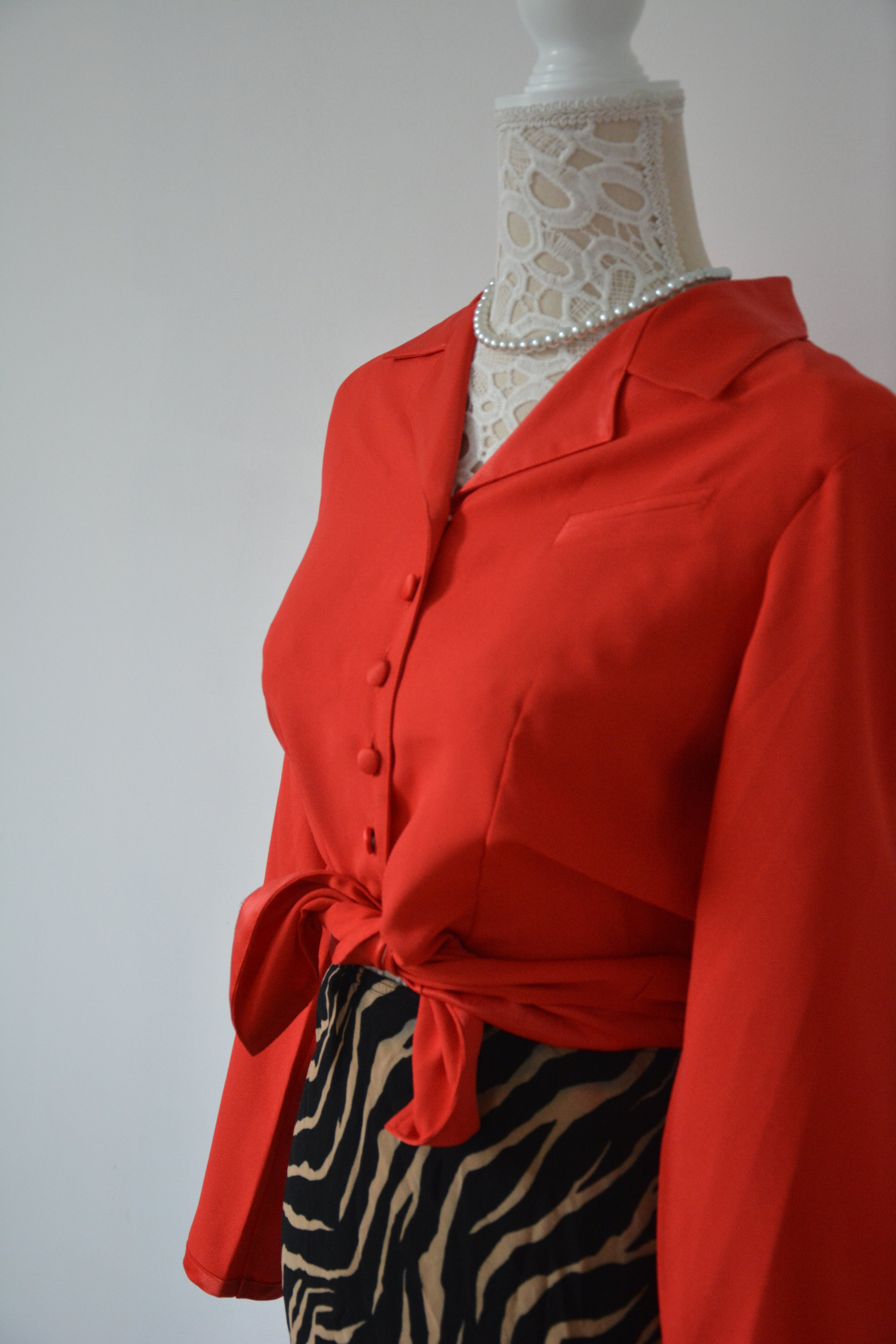 Chemise rouge satinée