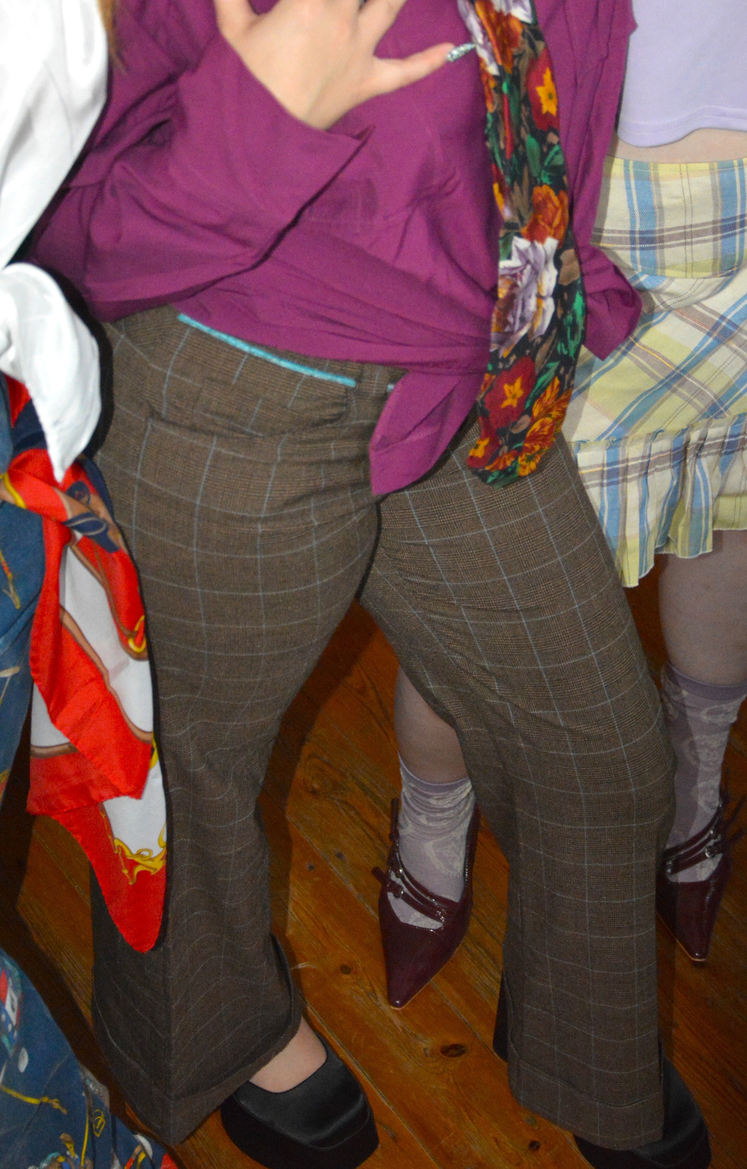 Pantalon flare à carreaux marron | création française